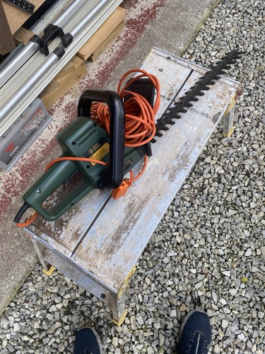 Black and decker 220 - decker,
